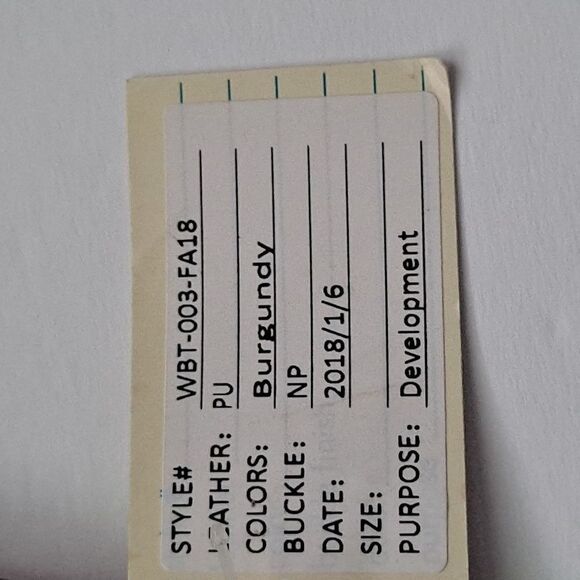 Gap Ladies Vegan leather belt NWOT - Picture 3 of 6